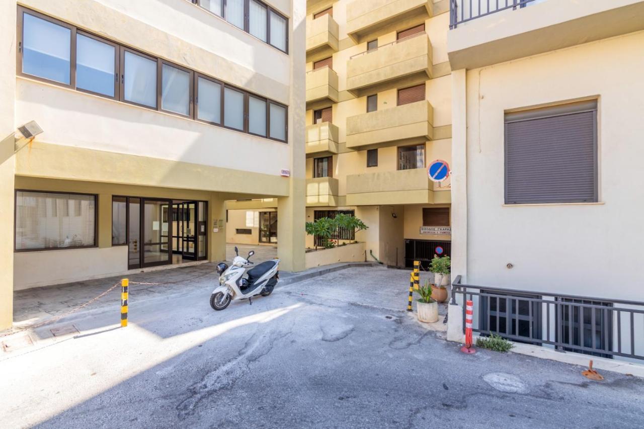City Center With Free Parking And Port Side View Lägenhet Heraklion Exteriör bild